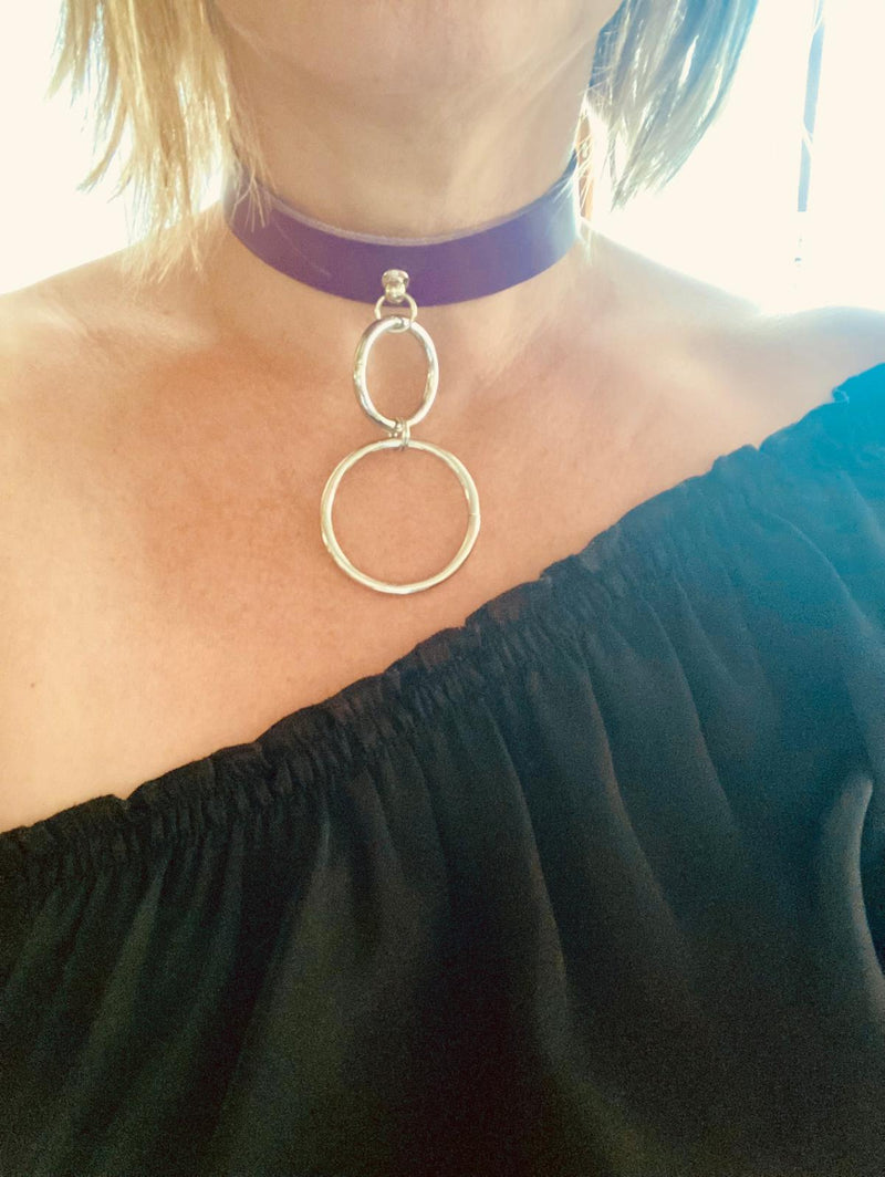 Collier en cuir violet 2 anneaux – Fait main en France