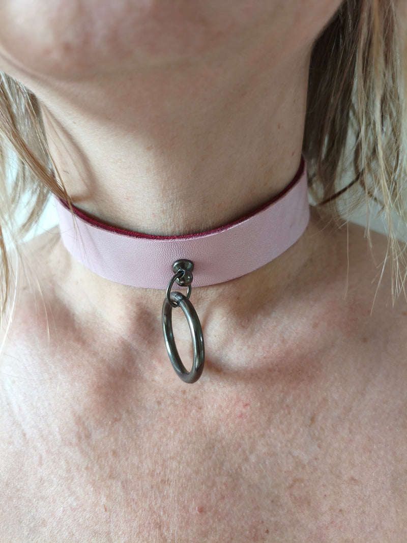 Collier cuir rose lisse - anneau pendentif Ø32mm