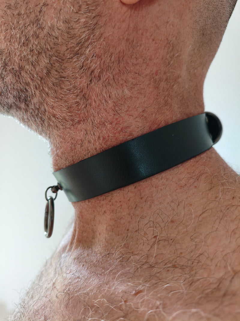 Collier cuir noir lisse - anneau pendentif Ø32mm