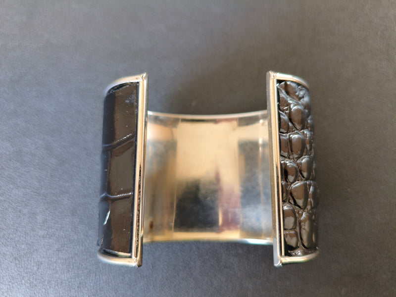 Bracelet BDSM manchette cuir noir effet crocodile - fabrication française