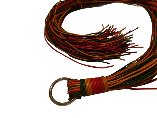 Martinet long en cordons de cuir colorés