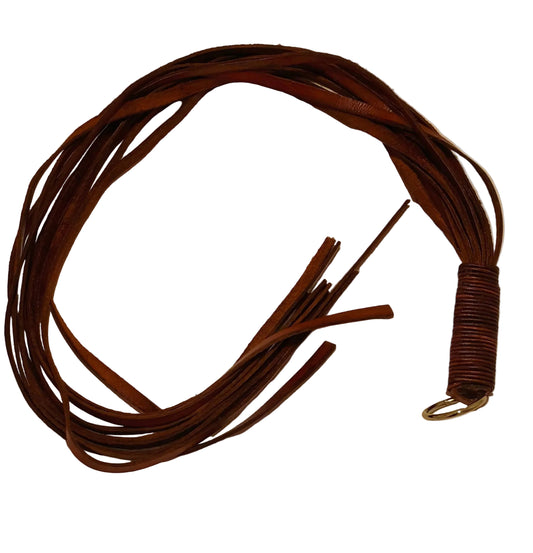 Martinet long en lanières de cuir