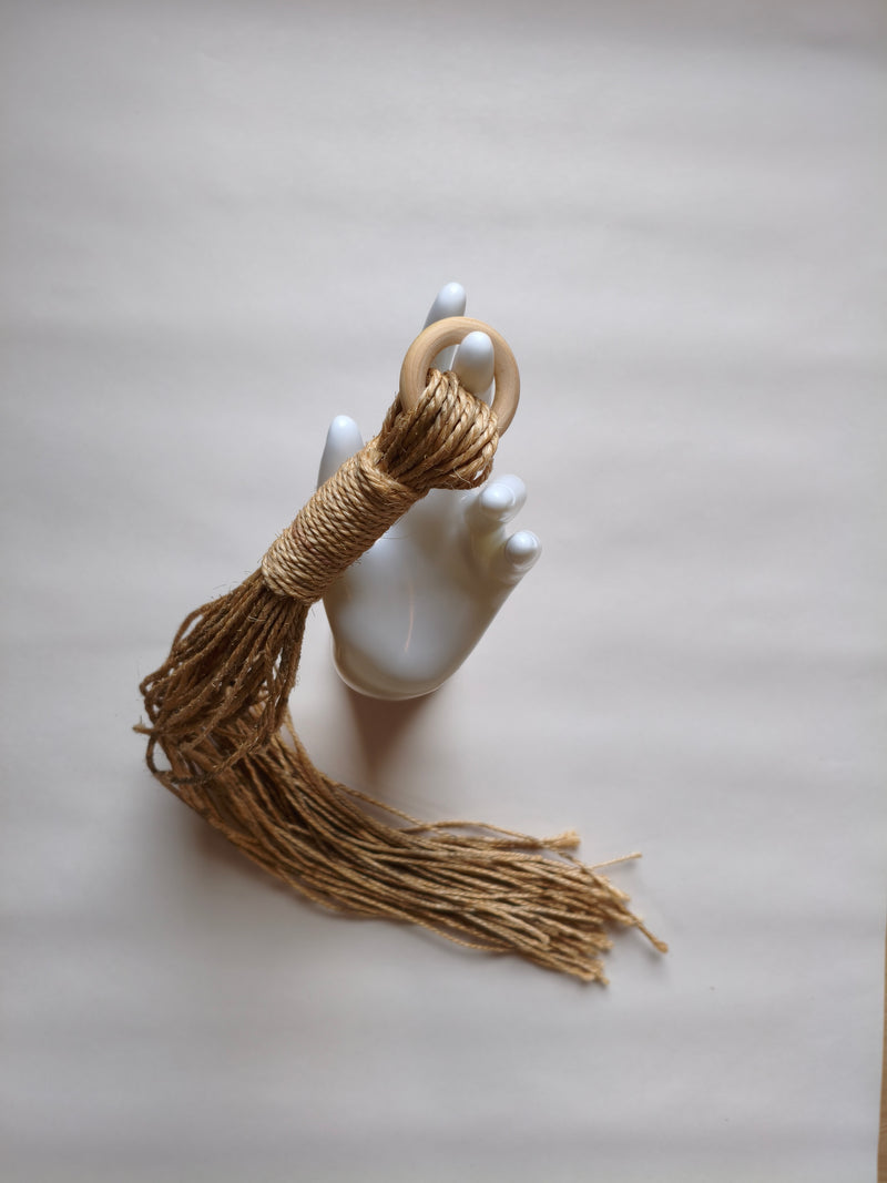 Martinet fils jute BDSM artisanal AdryX - vue complète