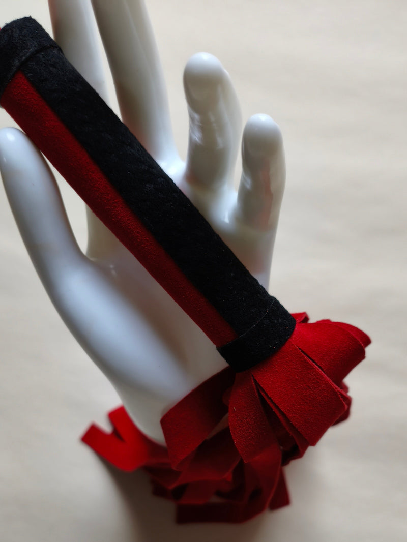 Martinet croûte cuir rouge court BDSM AdryX - vue complète