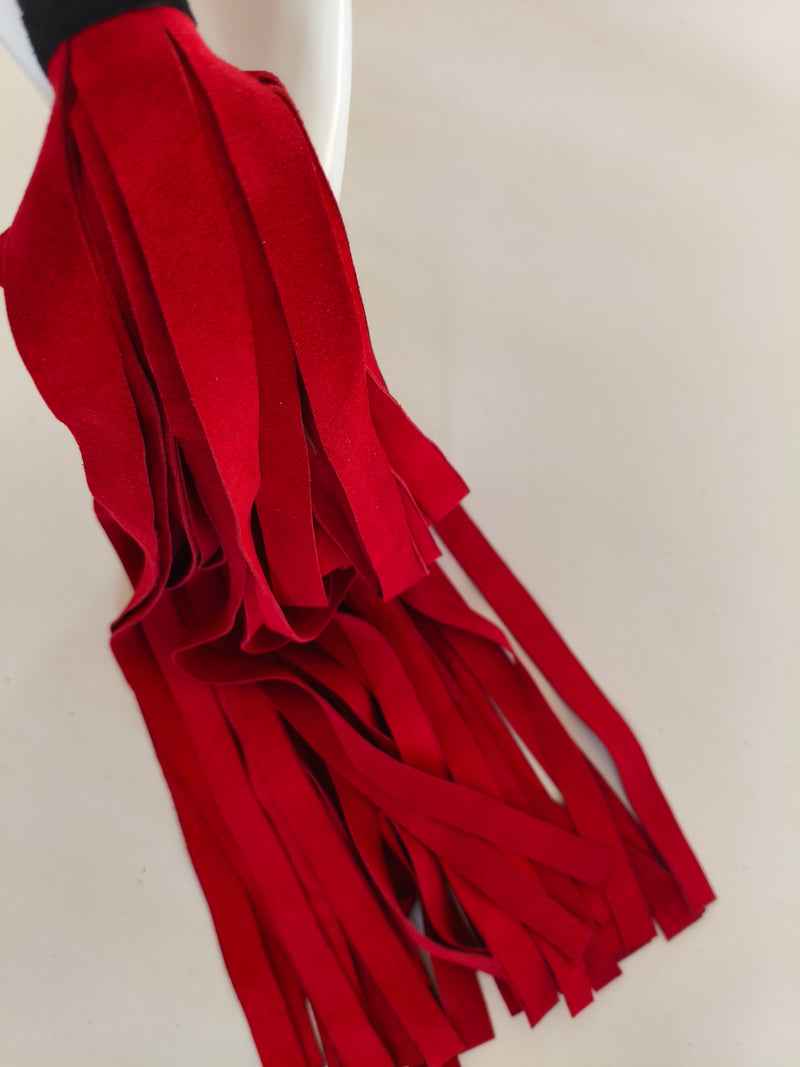 Martinet cuir rouge long AdryX - détail lanières