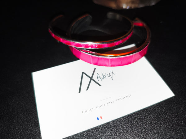 Duo de bracelets cuir rose effet crocodile – vue d'ensemble, monture argentée
