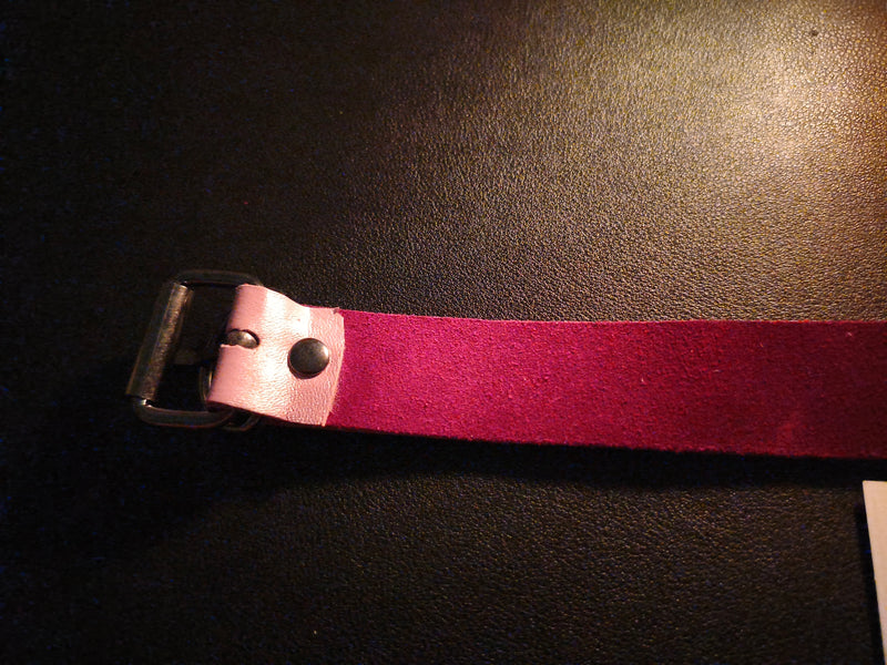 Collier BDSM cuir rose lisse - fabrication française AdryX
