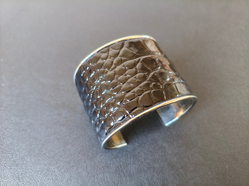 Bracelet manchette rigide cuir noir croco - pièce de la parure AdryX