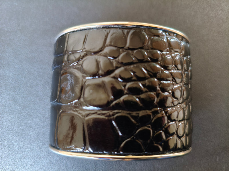 Bracelet manchette rigide cuir noir - vue latérale AdryX
