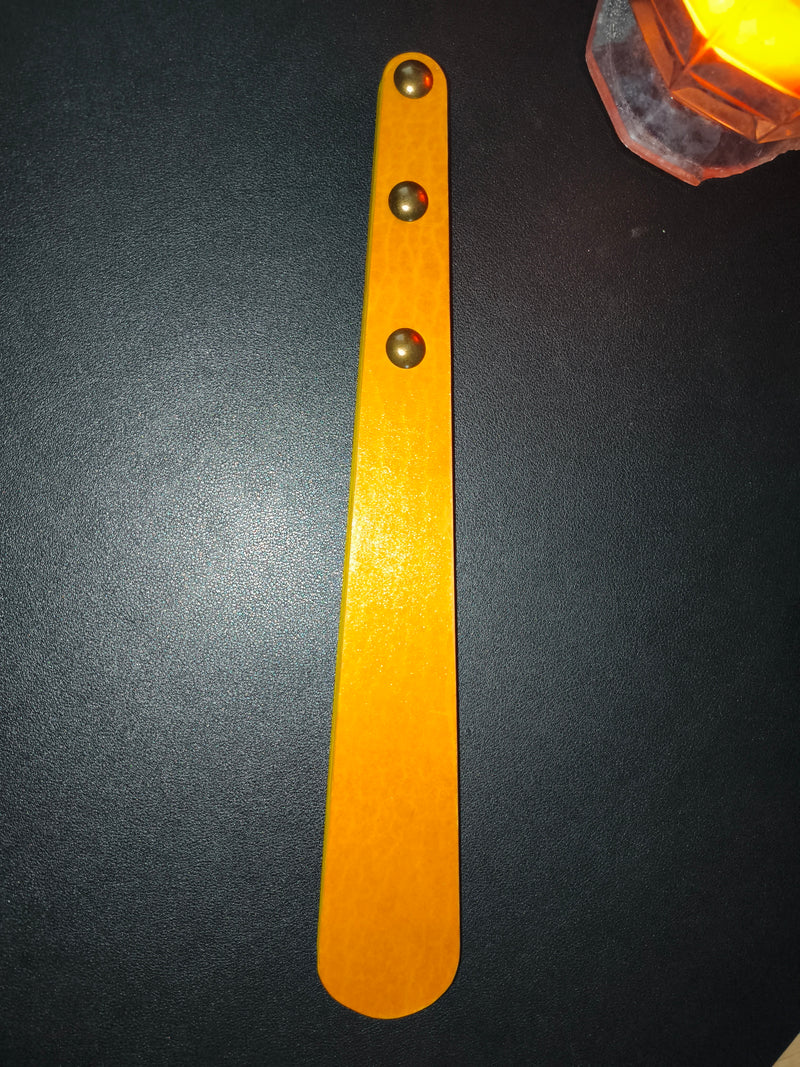 Paddle cuir jaune AdryX - manche en cuir fait main en France
