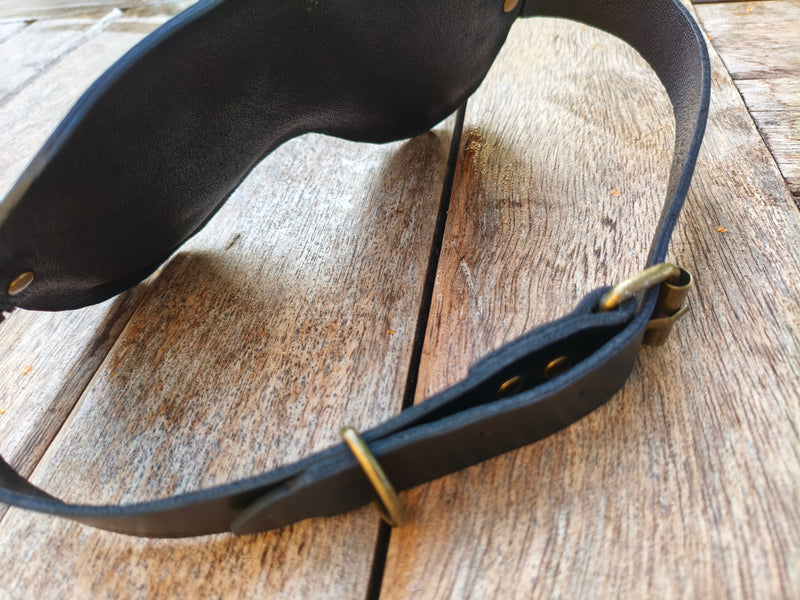 Bandeau pour les yeux en cuir – doublure intérieure et passant laiton